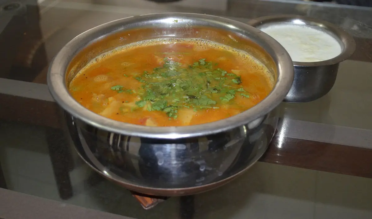 Imagem de contexto do artigo China multa em mais de 255 mil euros adolescentes que urinaram em panela de "hot pot"