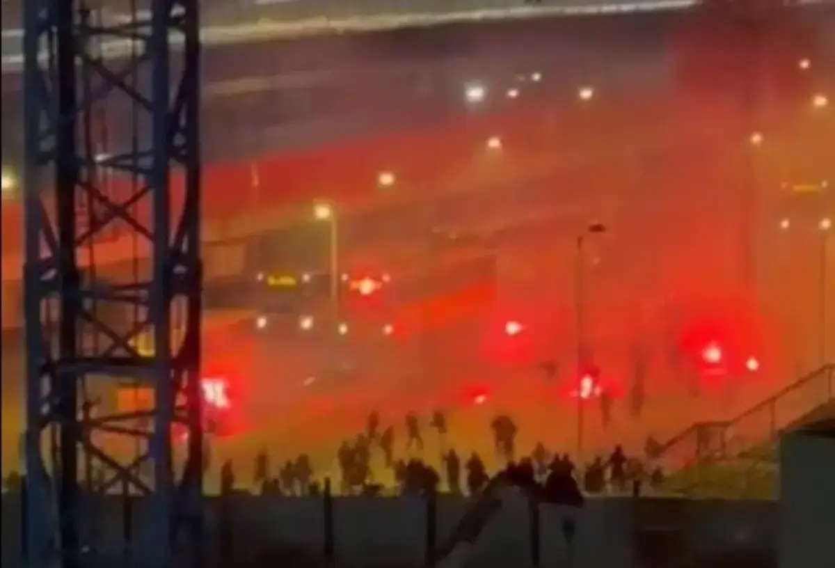 Confrontos ocorreram antes do jogo de futsal entre Sporting e Benfica, em Alvalade