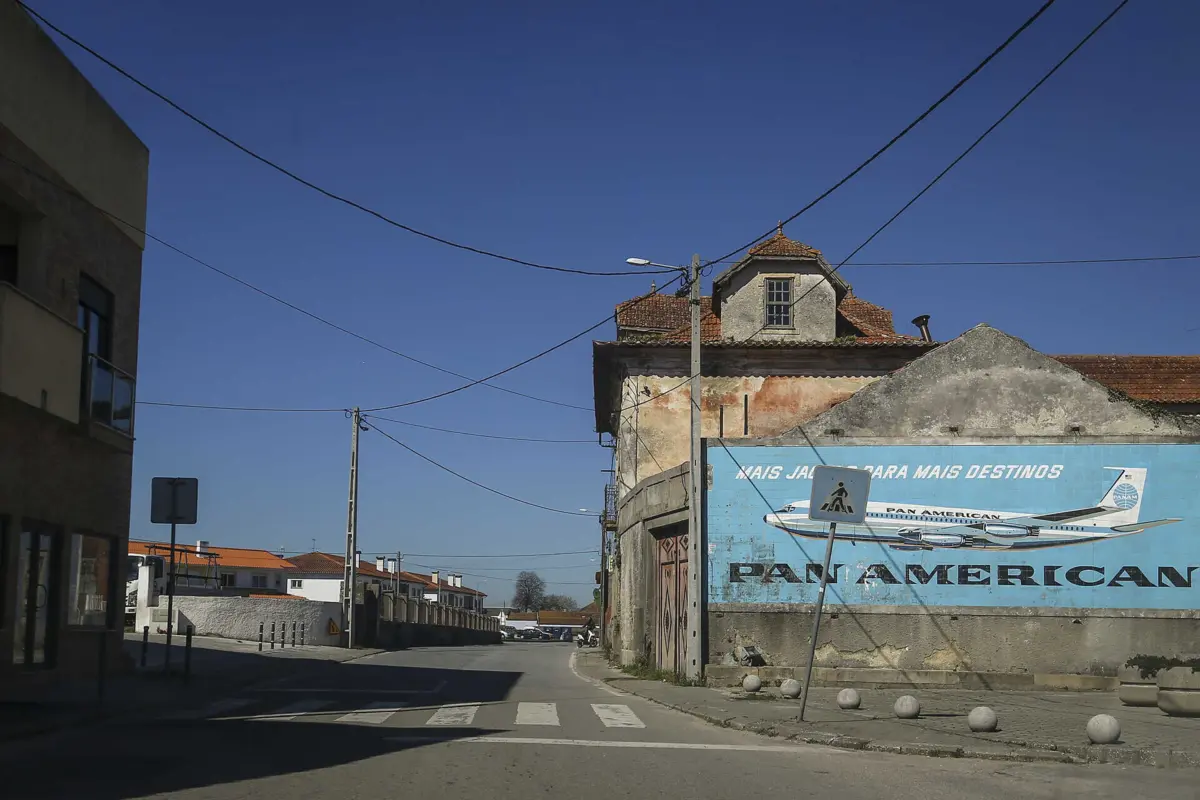 Estrada Nacional 230 (EN230) é um dos três percursos que atualmente ligam Aveiro a Águeda