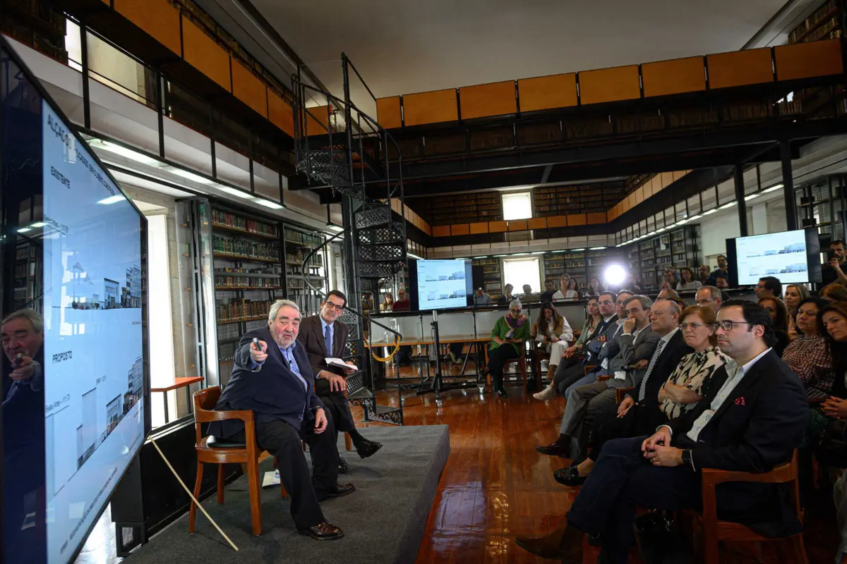 Rui Moreira e Souto Moura na apresentação do projeto para a Biblioteca do Porto