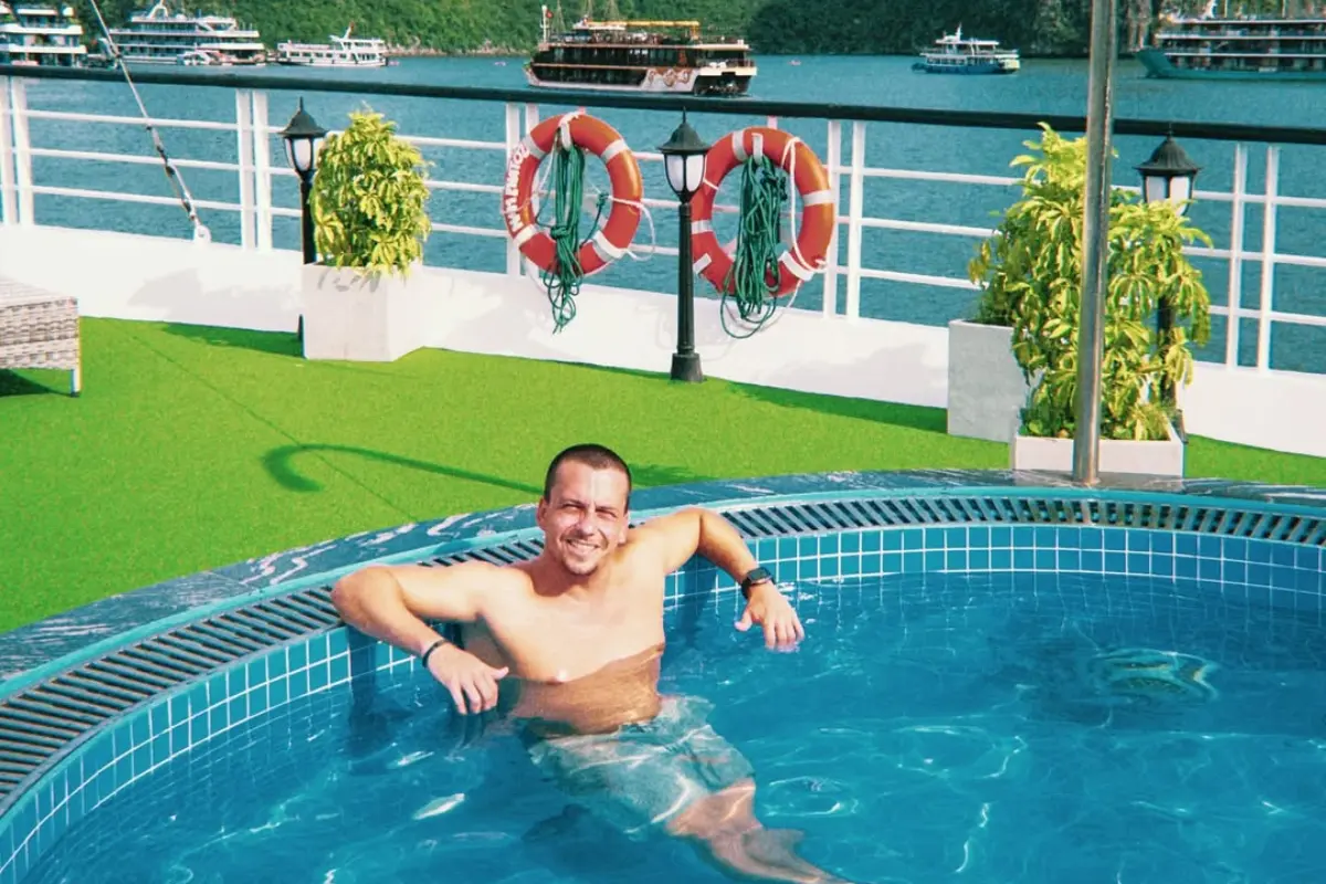 Miguel Taborda namora com a atriz Beatriz Leonardo