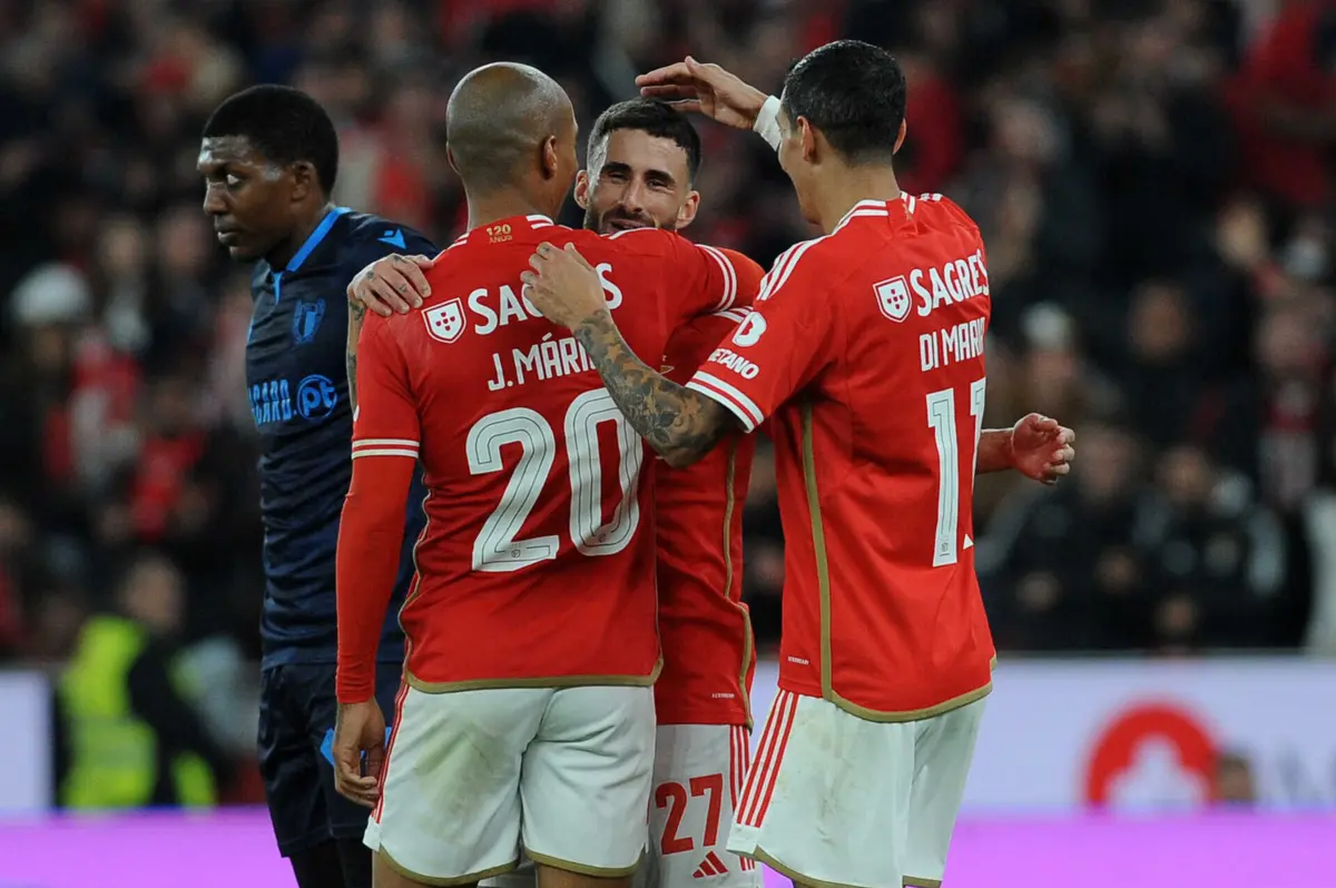 Benfica venceu por 2-0