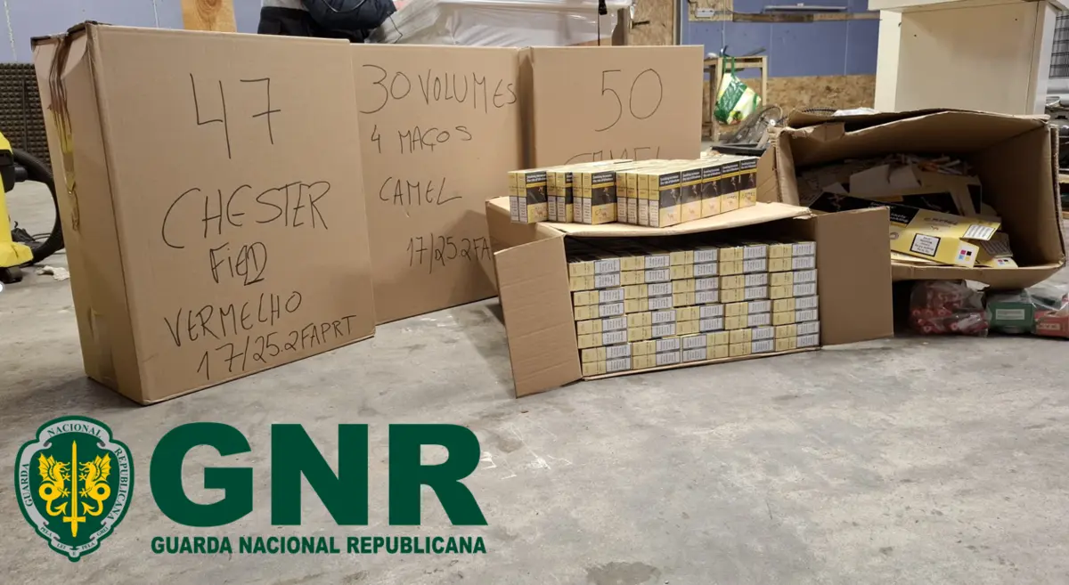 Material apreendido pela GNR na fábrica clandestina em Vila Pouca de Aguiar