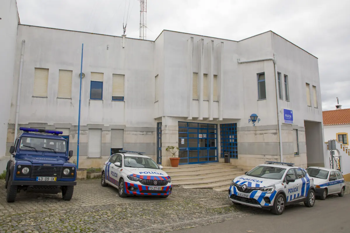 Após ser capturado pela PSP, o homem foi conduzido ao Estabelecimento Prisional de Beja