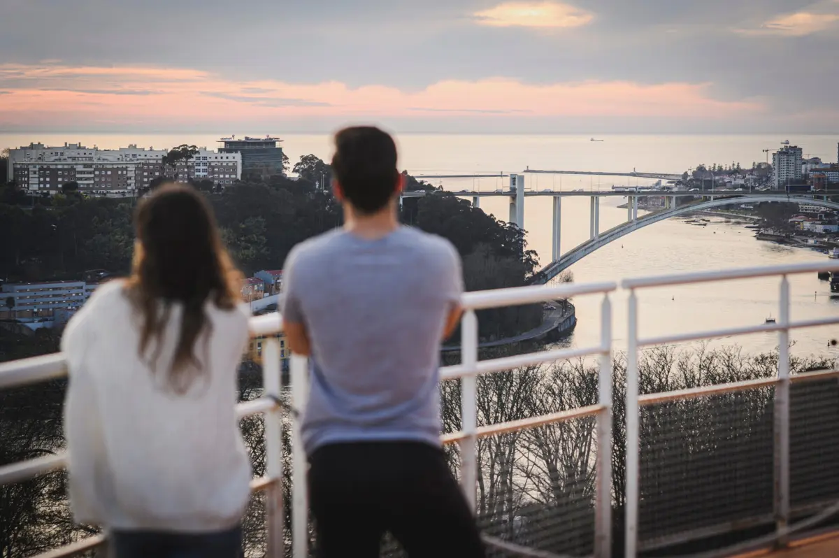 O Porto costuma ser um destino escolhido por casais espanhois que estão juntos há entre um e três anos, diz psicóloga