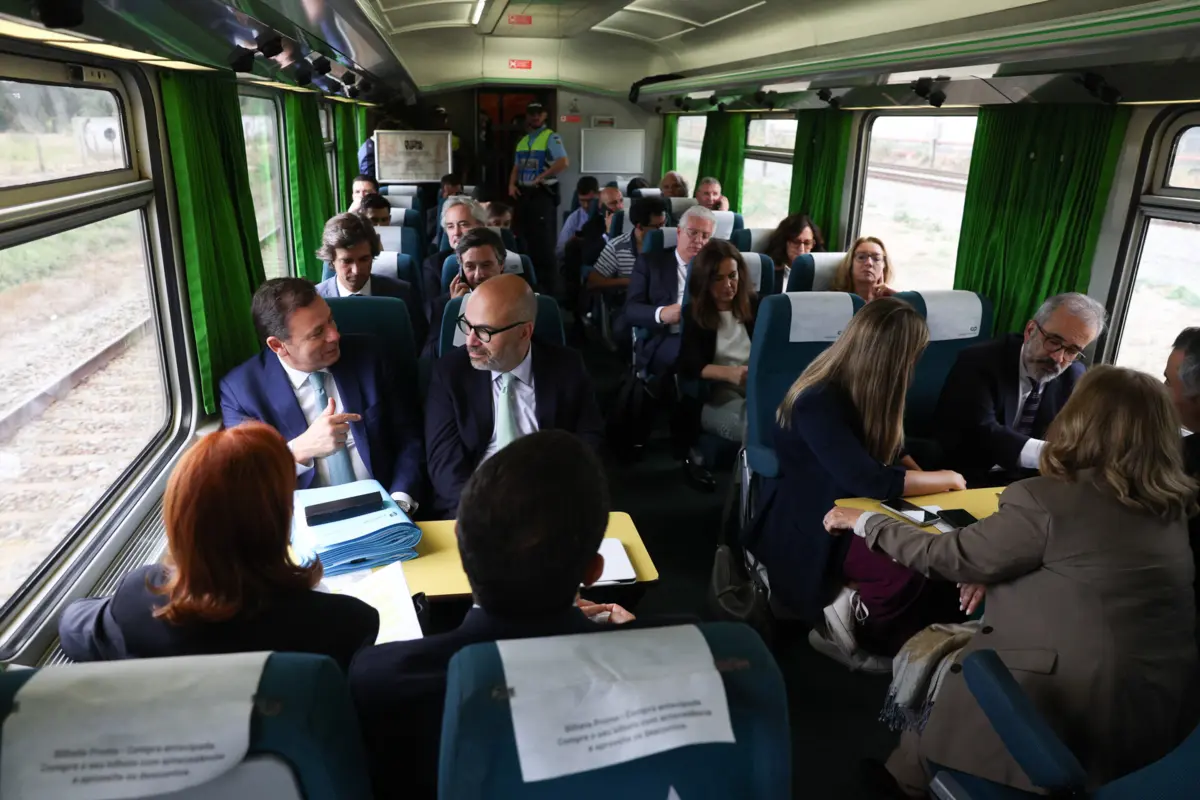 Imagem de contexto do artigo Primeiro-ministro e maioria dos ministros viajam de comboio para o Entroncamento