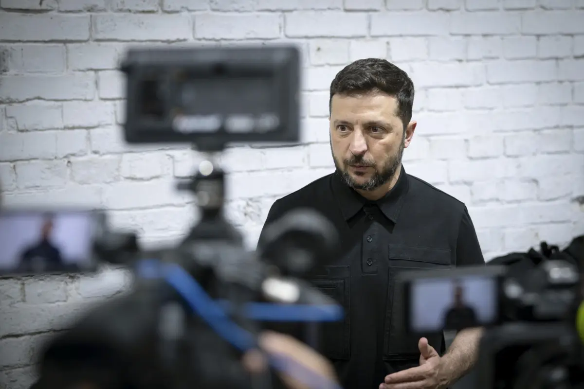 Volodymyr Zelensky condenou ataque russo que atingiu uma prisão