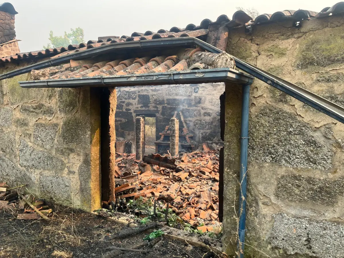 Casa destinada a projeto de turismo rural ficou totalmente destruída
