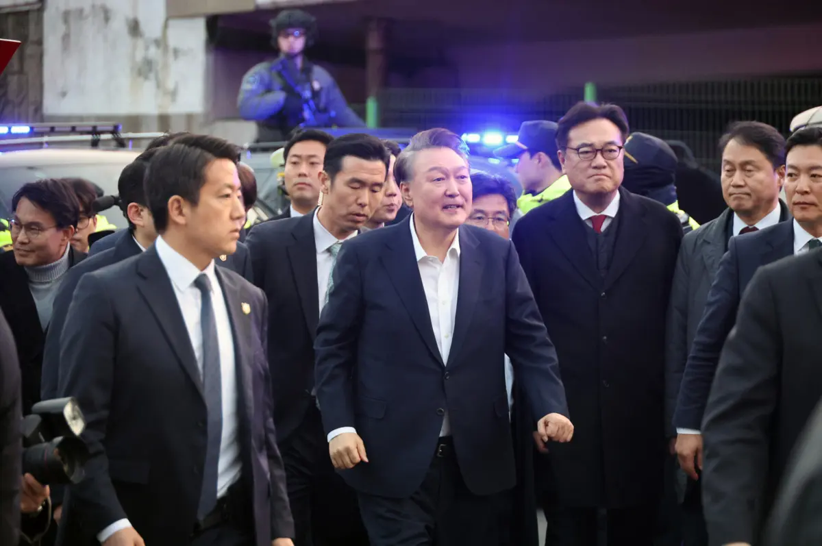 Yoon Suk-yeol foi detido e acusado pelo Ministério Público em janeiro devido ao seu decreto de lei marcial