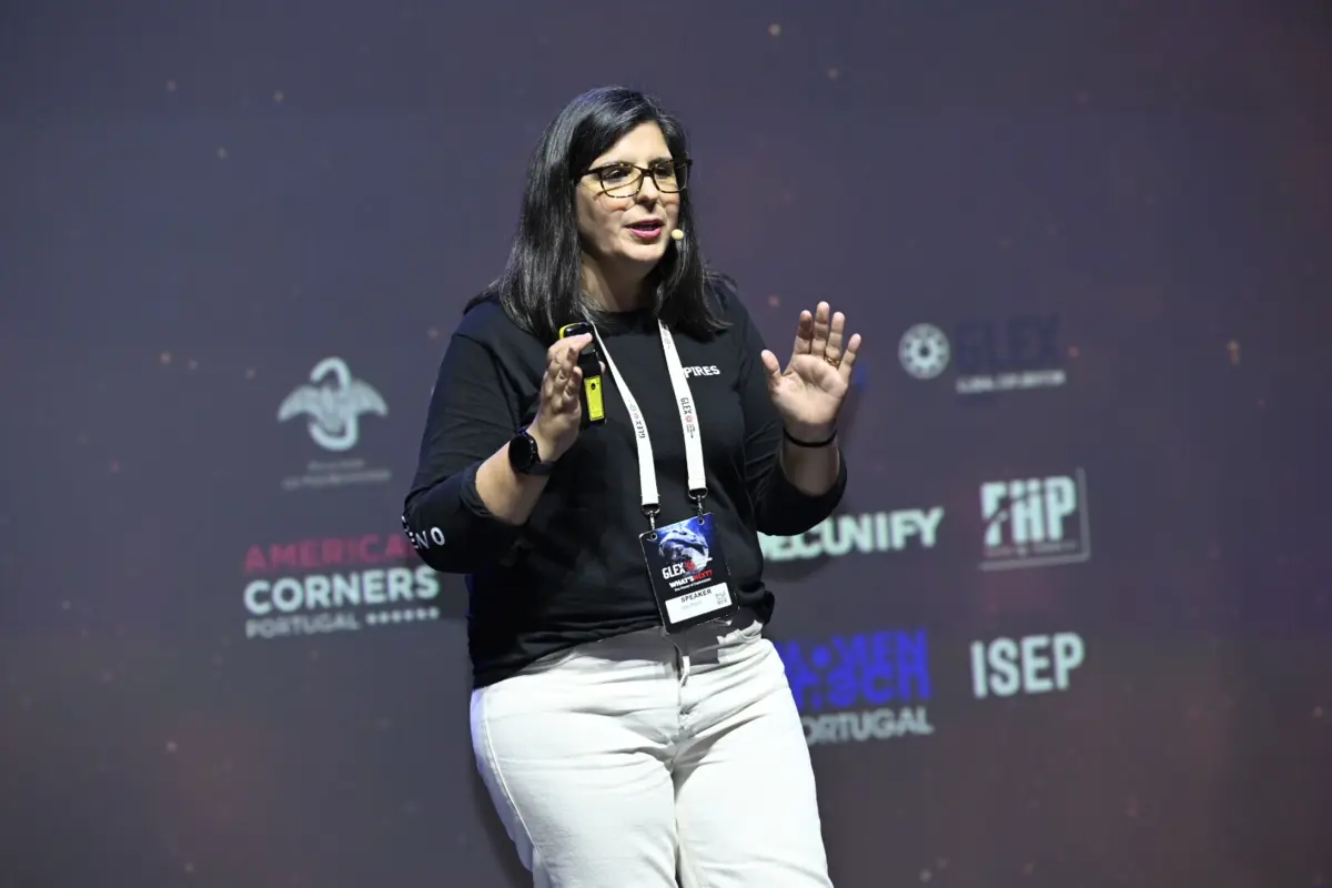 Em 2018, Ana Pires foi a primeira portuguesa a ter o diploma de cientista astronauta. Esteve na quinta edição da Glex Summit, nos Açores