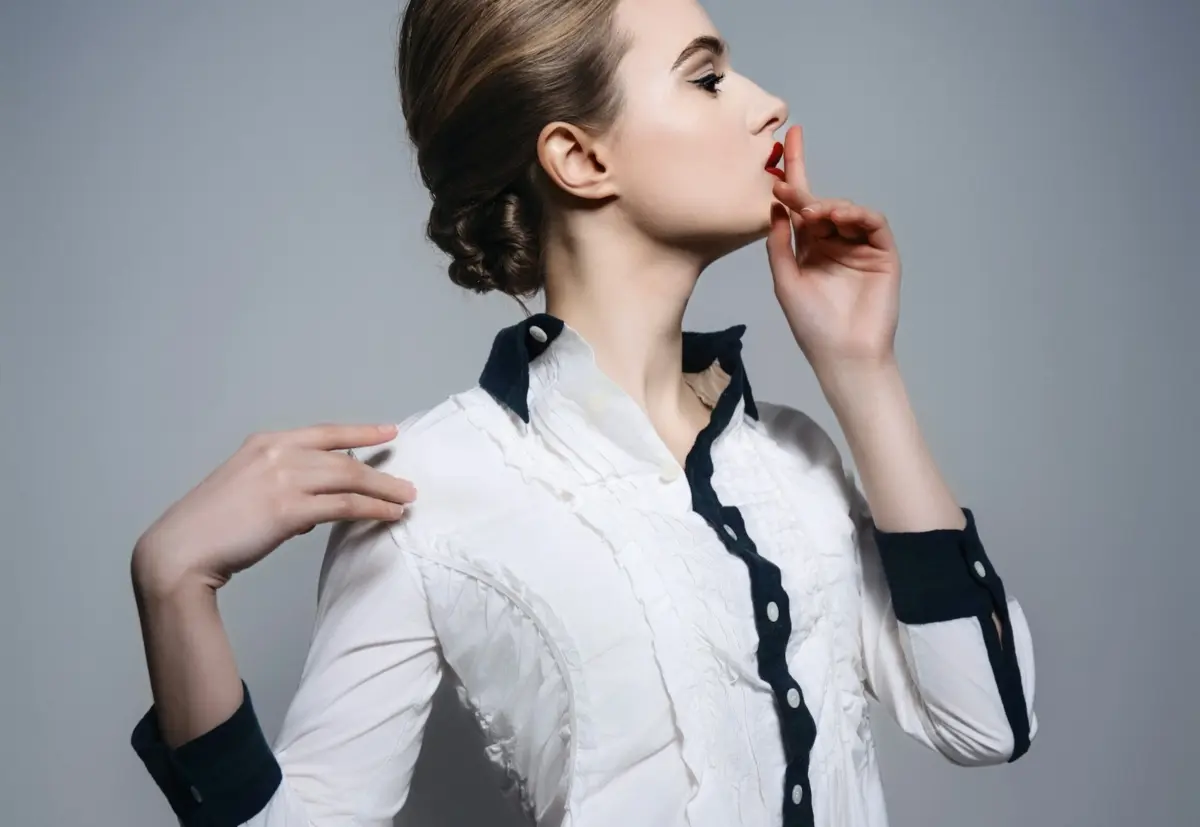 Imagem de contexto do artigo Vestidos-camiseiro: práticos, clássicos e aliados na transição de outono