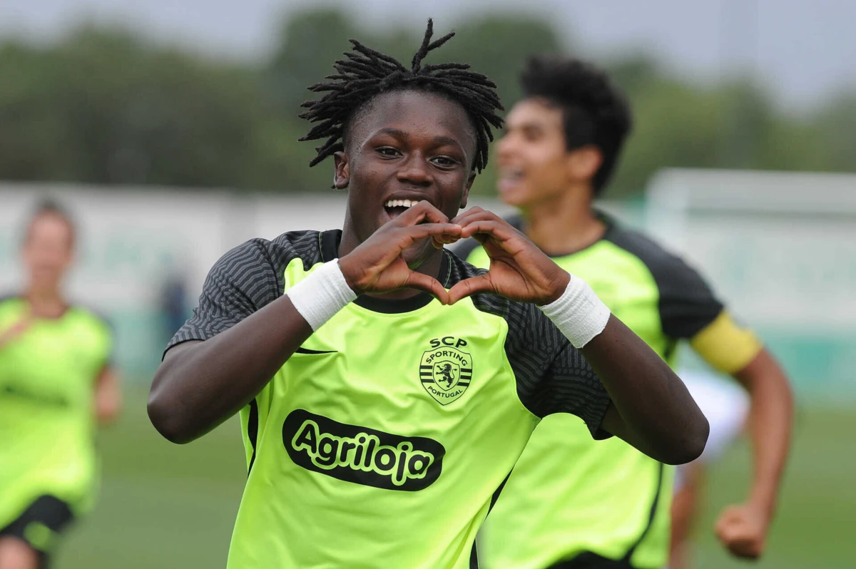 Geovany Quenda ao serviço do Sporting