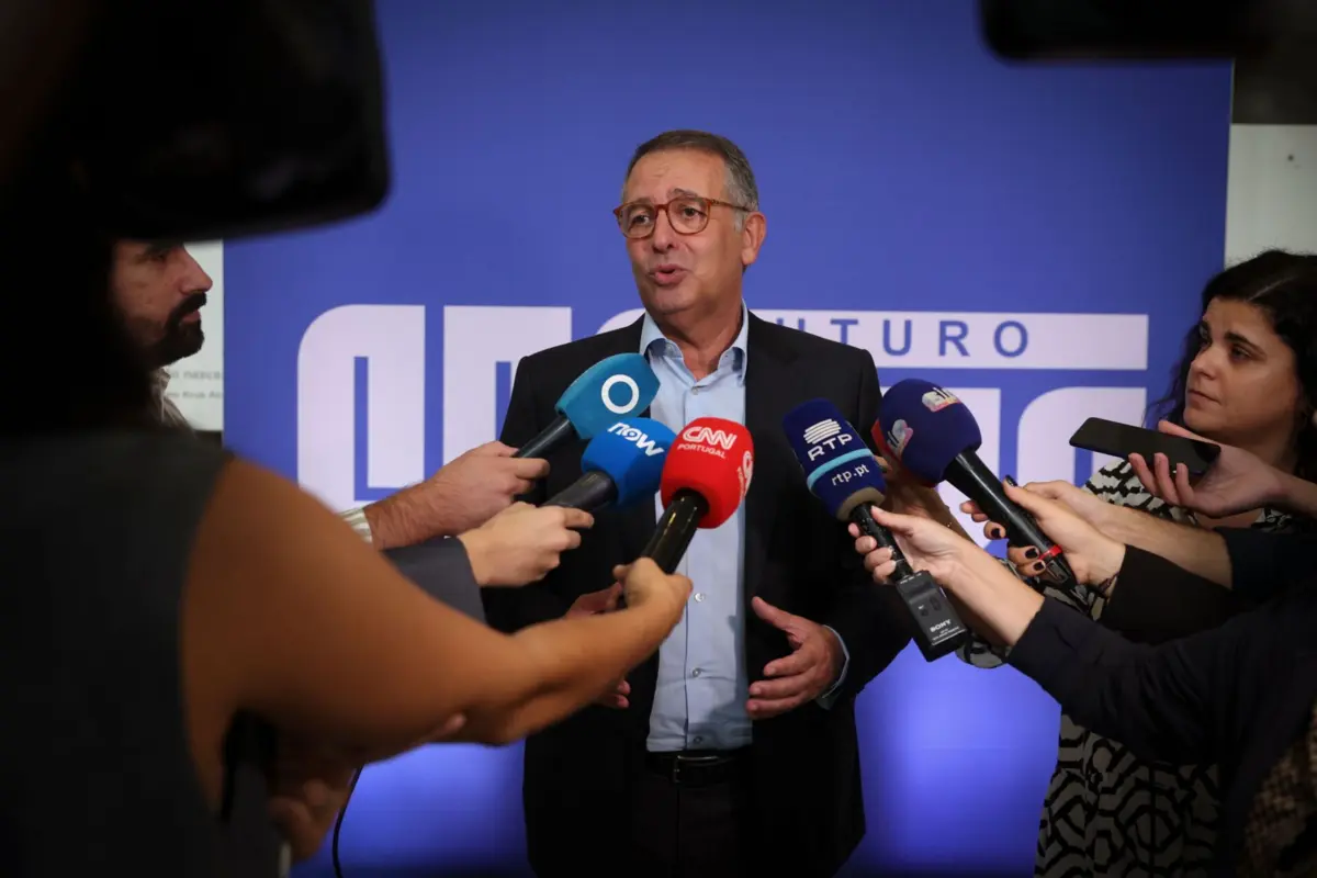 Imagem de contexto do artigo Seguro acusa Gouveia e Melo de "imaturidade política" e de impreparação para o cargo de presidente