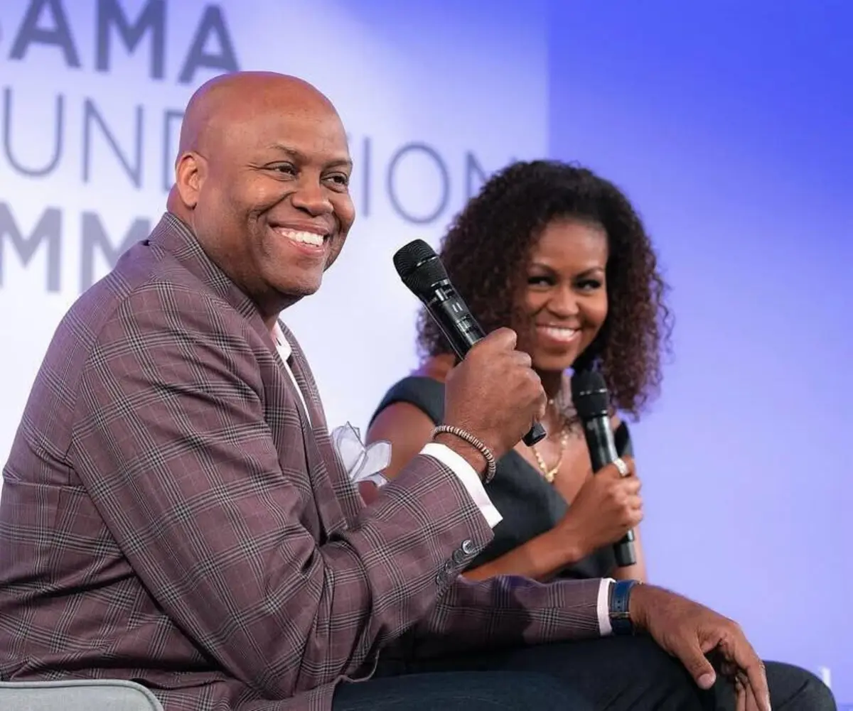 Michelle Obama junta-se ao irmão, Craig Robinson, em novo projeto