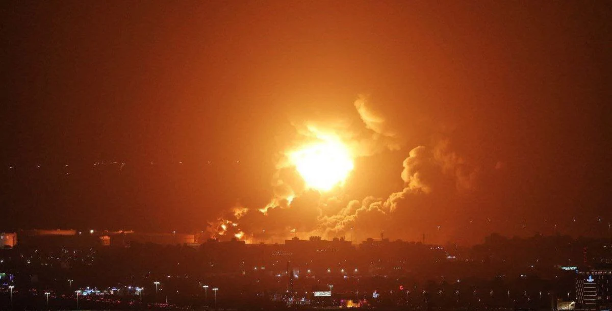 Imagem de contexto do artigo Huthis: ataques dos EUA e Reino Unido mataram cinco combatentes