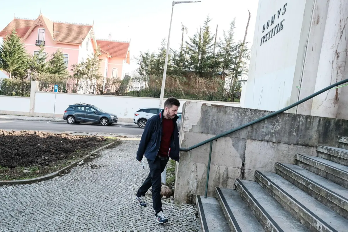 Chefe da PSP começou a ser julgado por violência doméstica