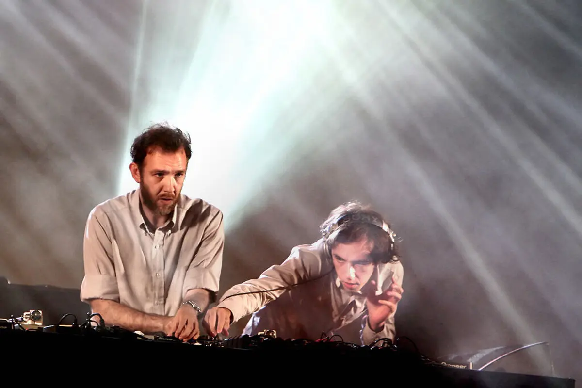 Dupla belga que compõe os 2manydjs é uma das atrações do festival