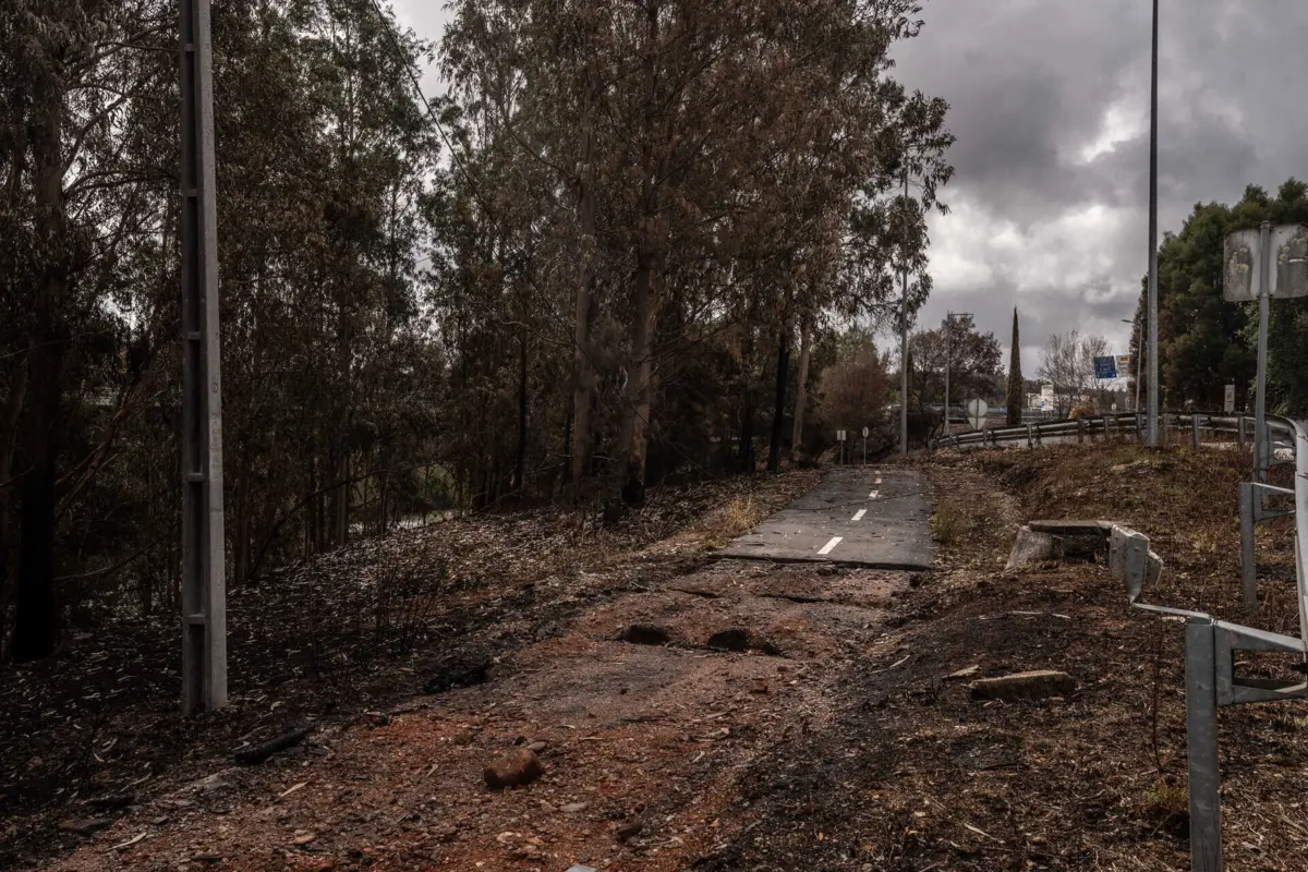 O primeiro incêndio ocorreu cerca das 13.45 horas