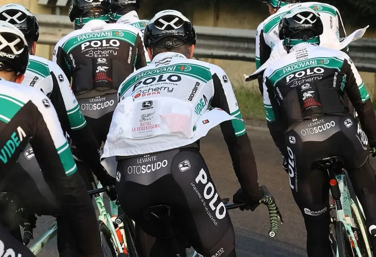 Imagem de contexto do artigo Equipa italiana de ciclismo alvo de ataque durante treino