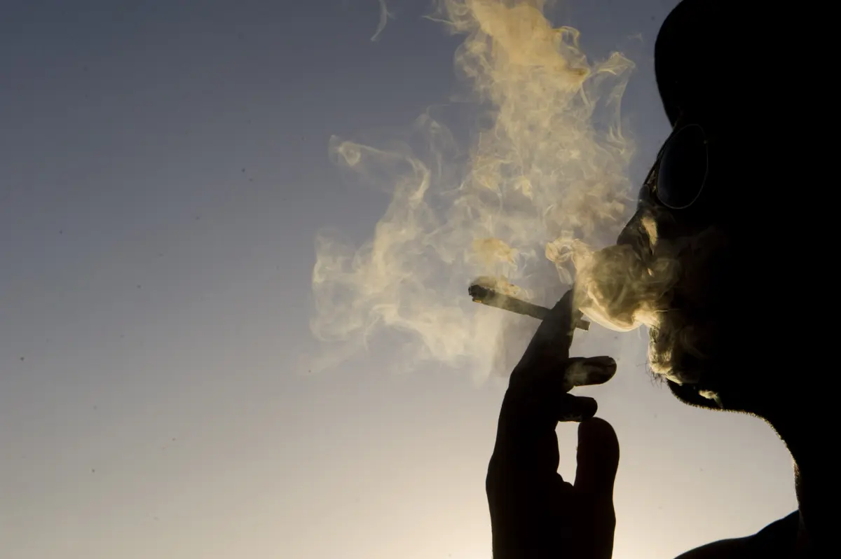 Auspeito não conseguiu "disfarçar o forte odor relativo a consumo de estupefaciente"