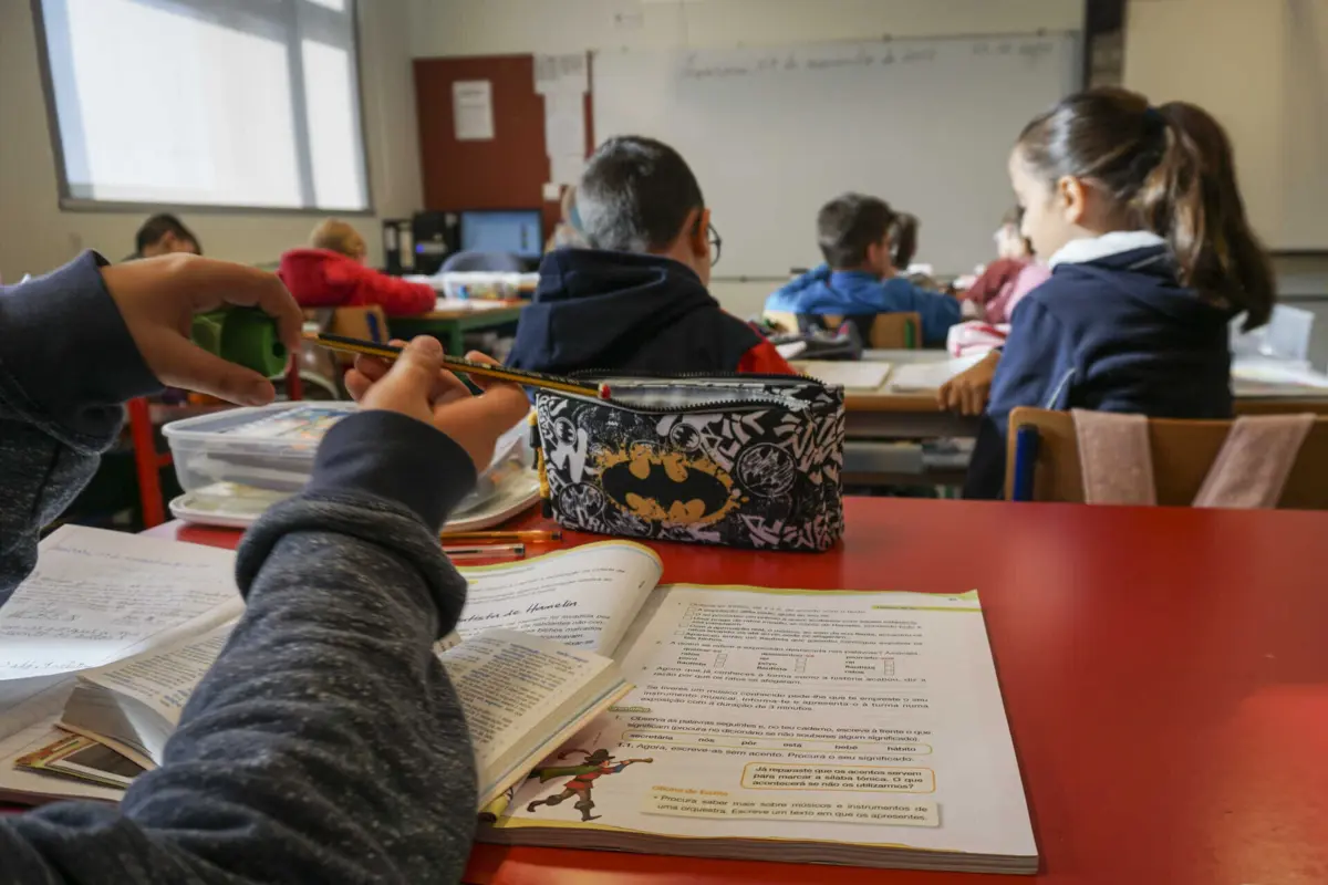 Imagem de contexto do artigo Primeiros vouchers para manuais gratuitos chegam a 31 de julho