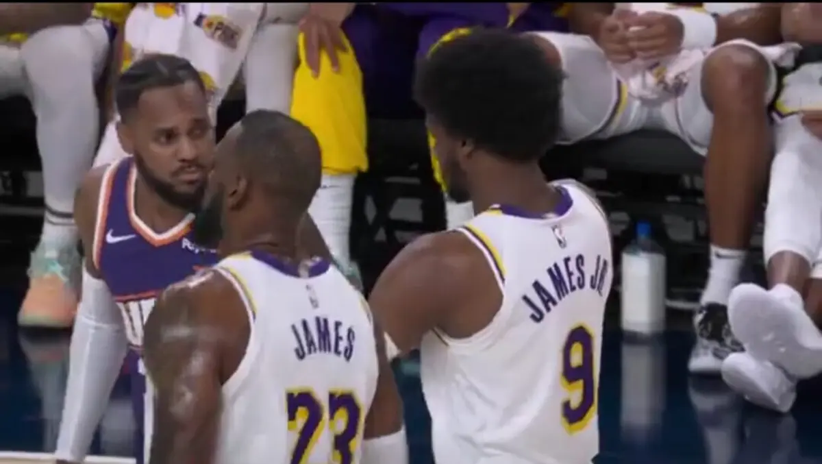 Lebron James (à esquerda) e Bronny (à direita)