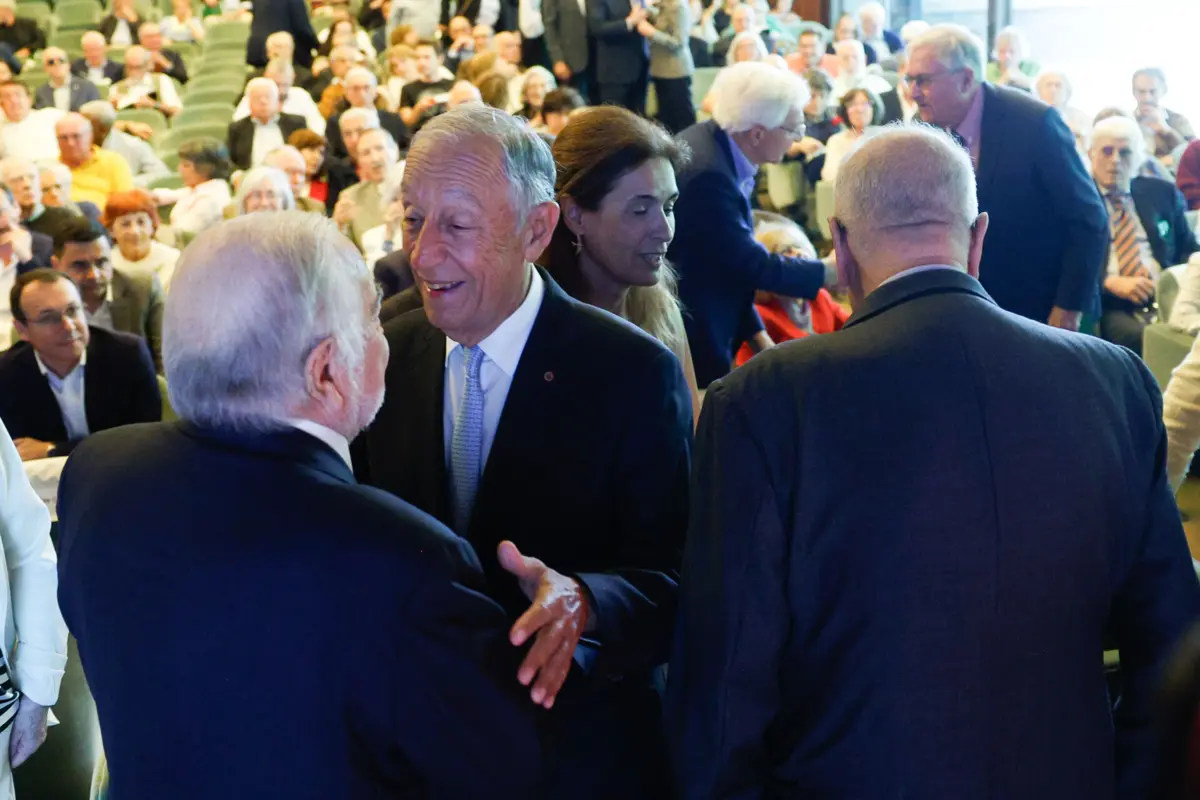 Marcelo surpreende Alegre com a Grã-Cruz da Ordem de Camões