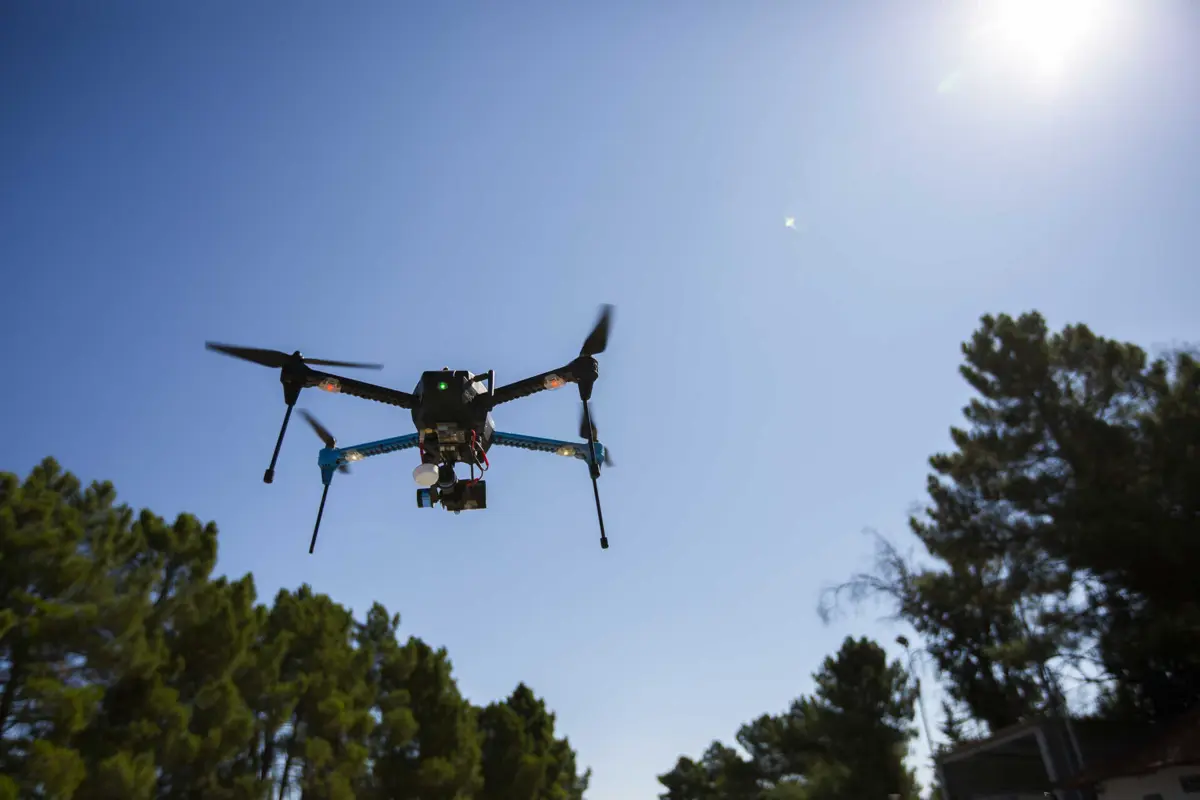 Drone foi usado para introduzir pelo menos um telemóvel na cadeia de Setúbal, tendo descolado da casa de familiares de um recluso