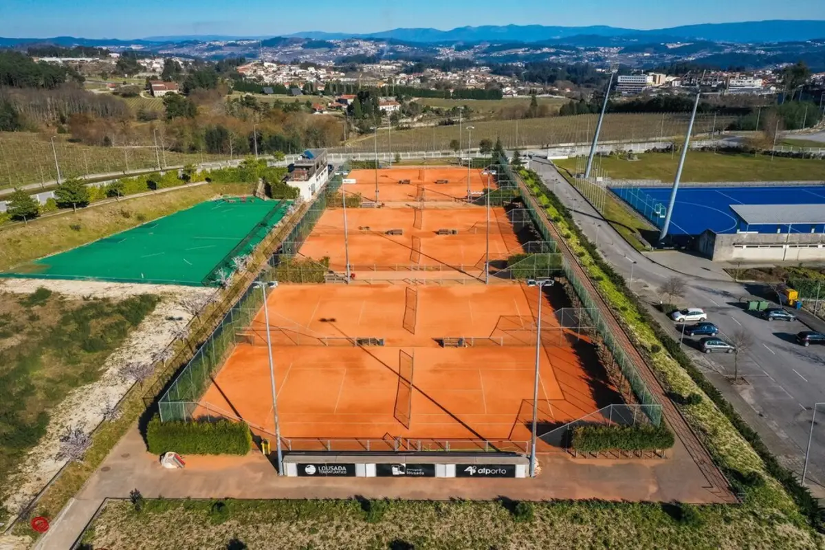 O complexo de ténis de Lousada