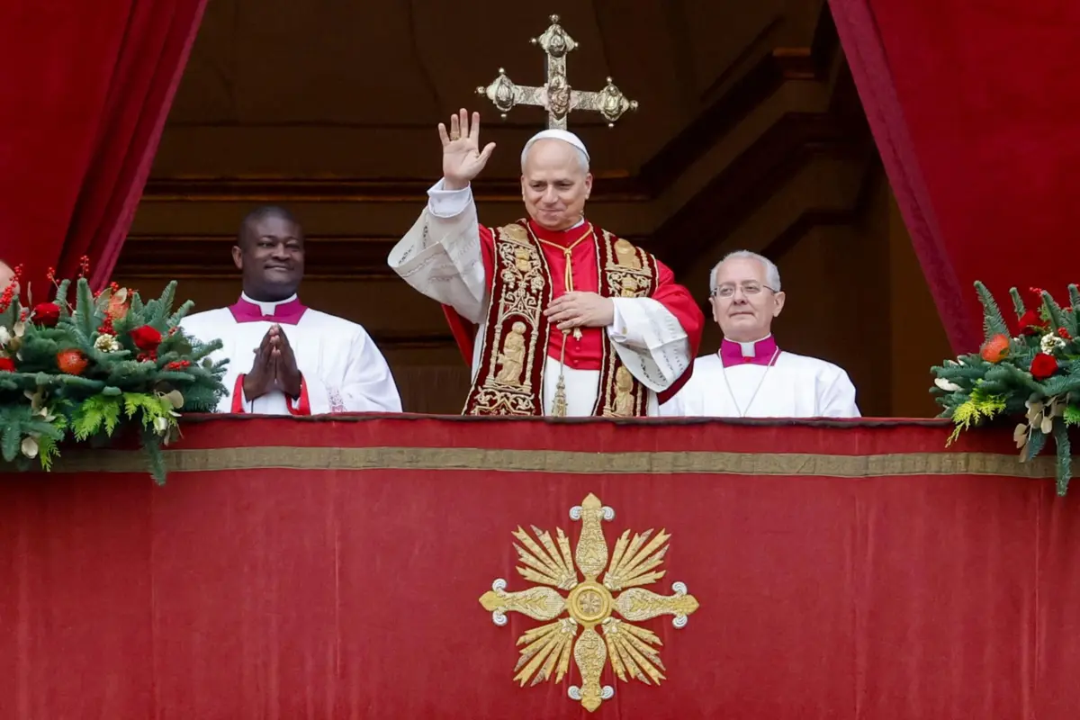 A missa de Natal voltou hoje a celebrar-se na basílica de São Pedro, no Vaticano, depois de mais de 30 anos