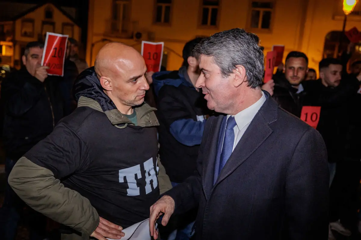 Ministro enfrentou membros das forças de segurança insatisfeitos com a sua política