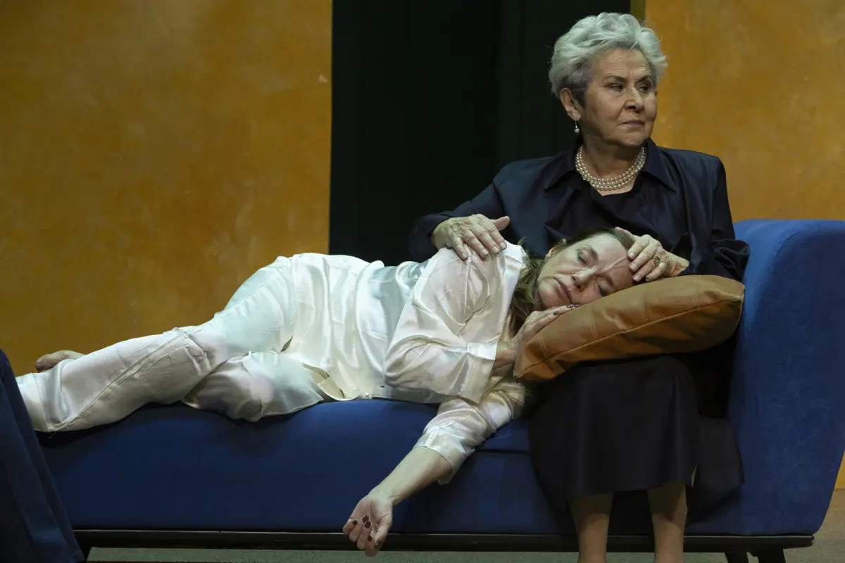 “A Senhora de Dubuque”, de Edward Albee, está em cena no Teatro da Trindade, em Lisboa