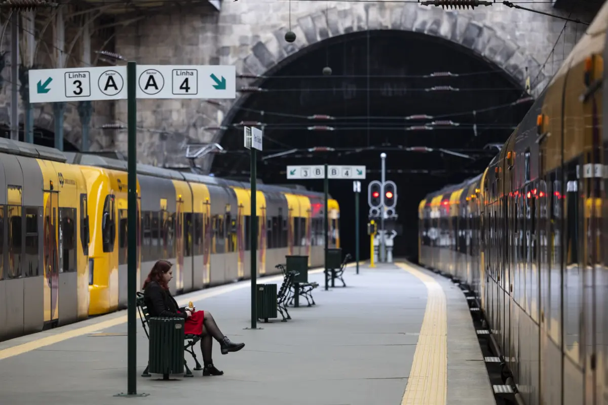 O comboio partiu da estação de Porto - São Bento