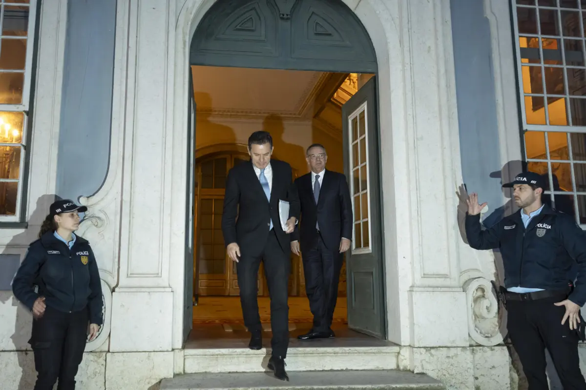 Montenegro (à esquerda) e Seguro (à direita) durante um encontro no Palácio de Queluz