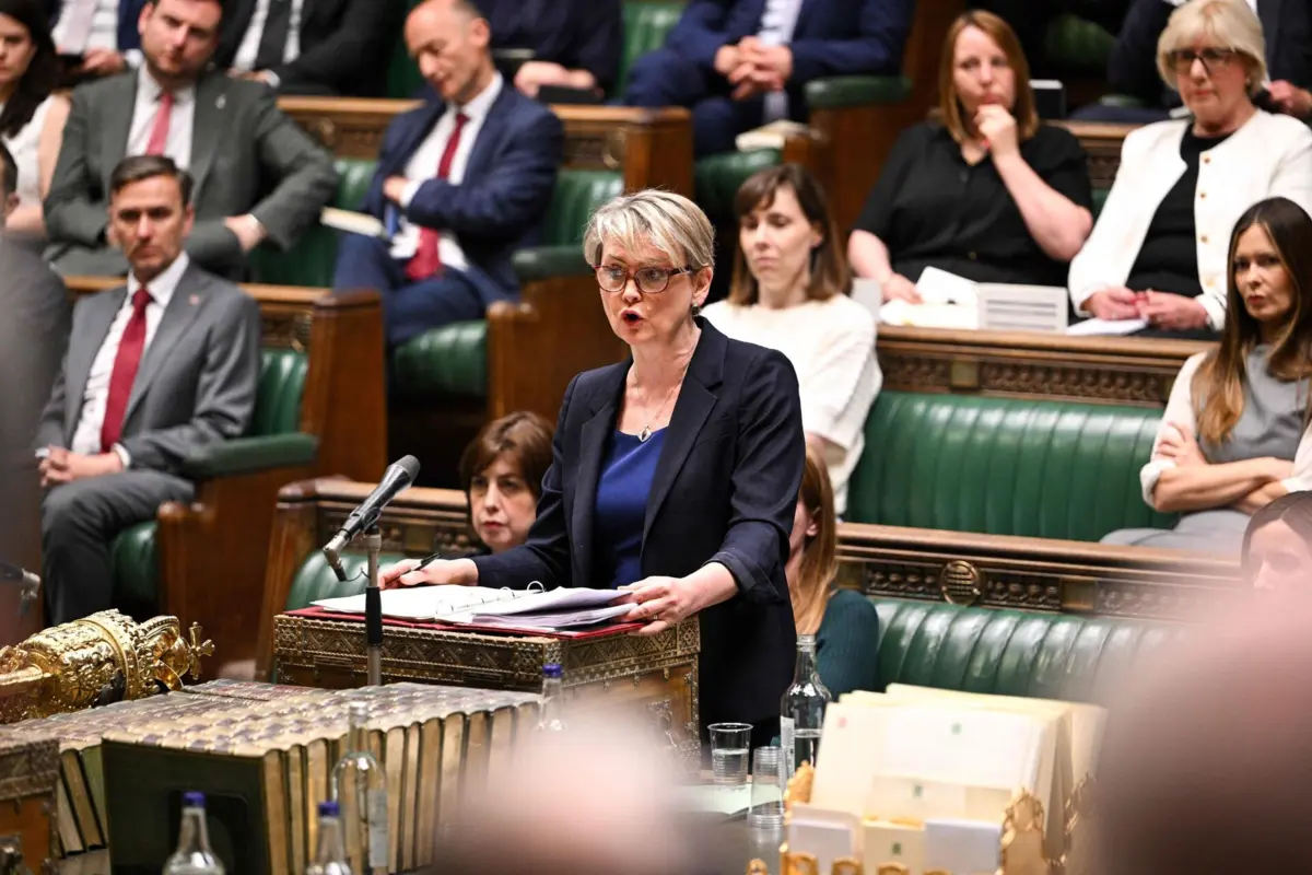 Secretária do Interior, Yvette Cooper