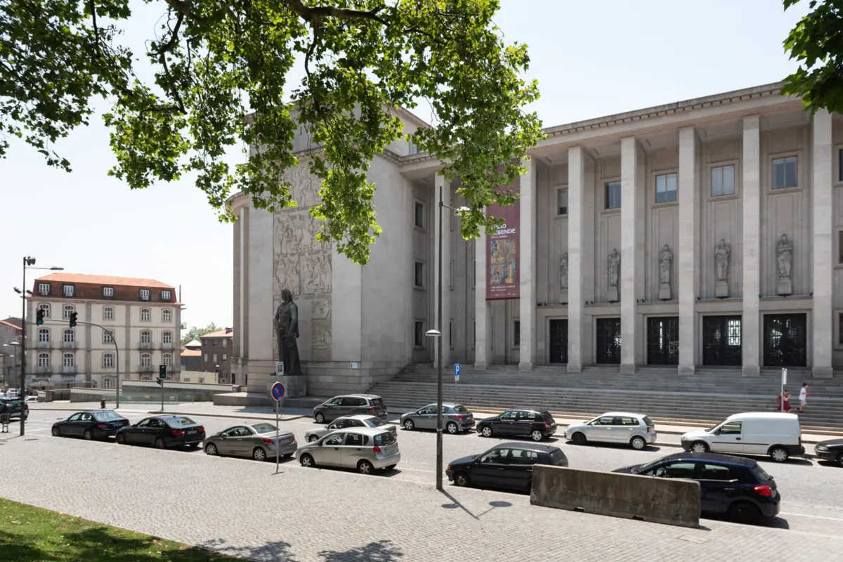 Tribunal da Relação desqualificou o crime e alterou a moldura penal