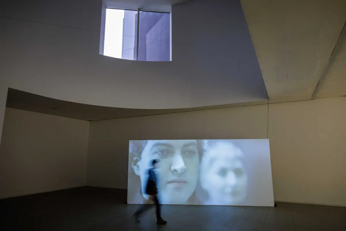 "Terra estreita" inaugura este sábado