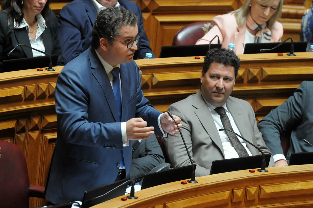 O líder parlamentar do PSD Joaquim Miranda Sarmento