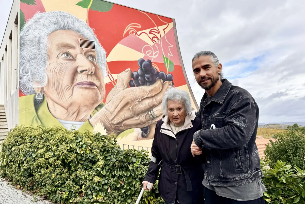 Preciosa Frederico com o artista de arte urbana portuense MrKas