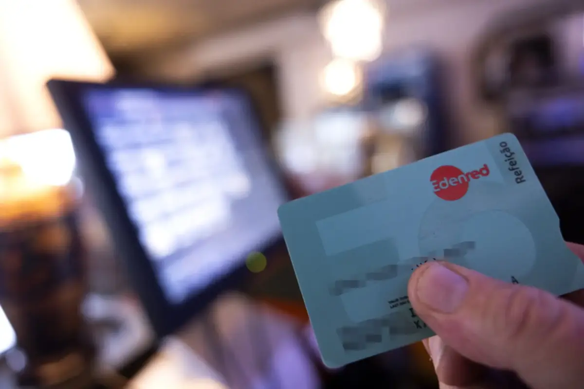 A proposta do Livre pretendia que o valor do subsídio de refeição subisse dos atuais seis euros por dia para 11 euros