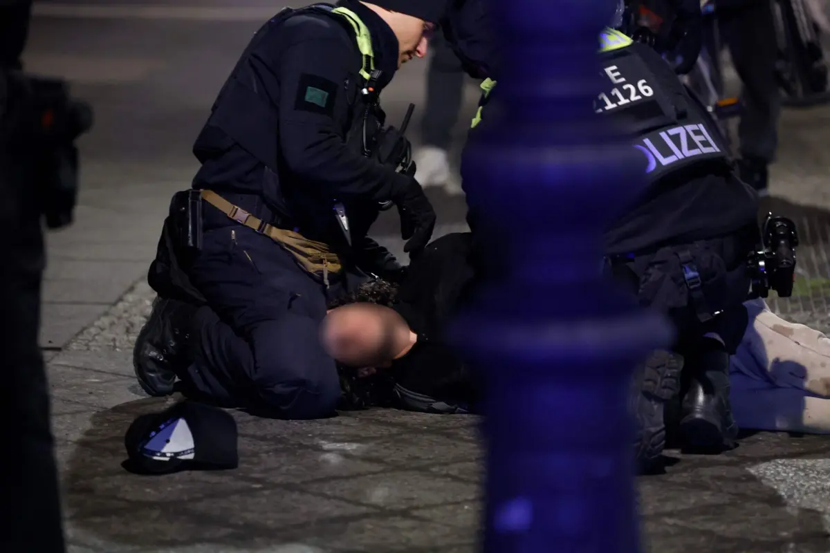 Imagem de contexto do artigo Alemanha lança operação contra alegado grupo de extrema-direita que terá armas militares