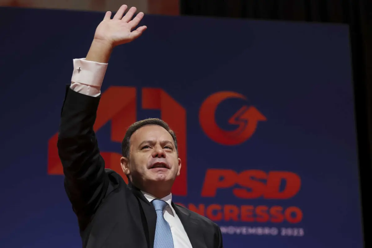 Luís Montenegro acusou Pedro Nuno Santos de ser um "fanático defensor" do radicalismo de Esquerda