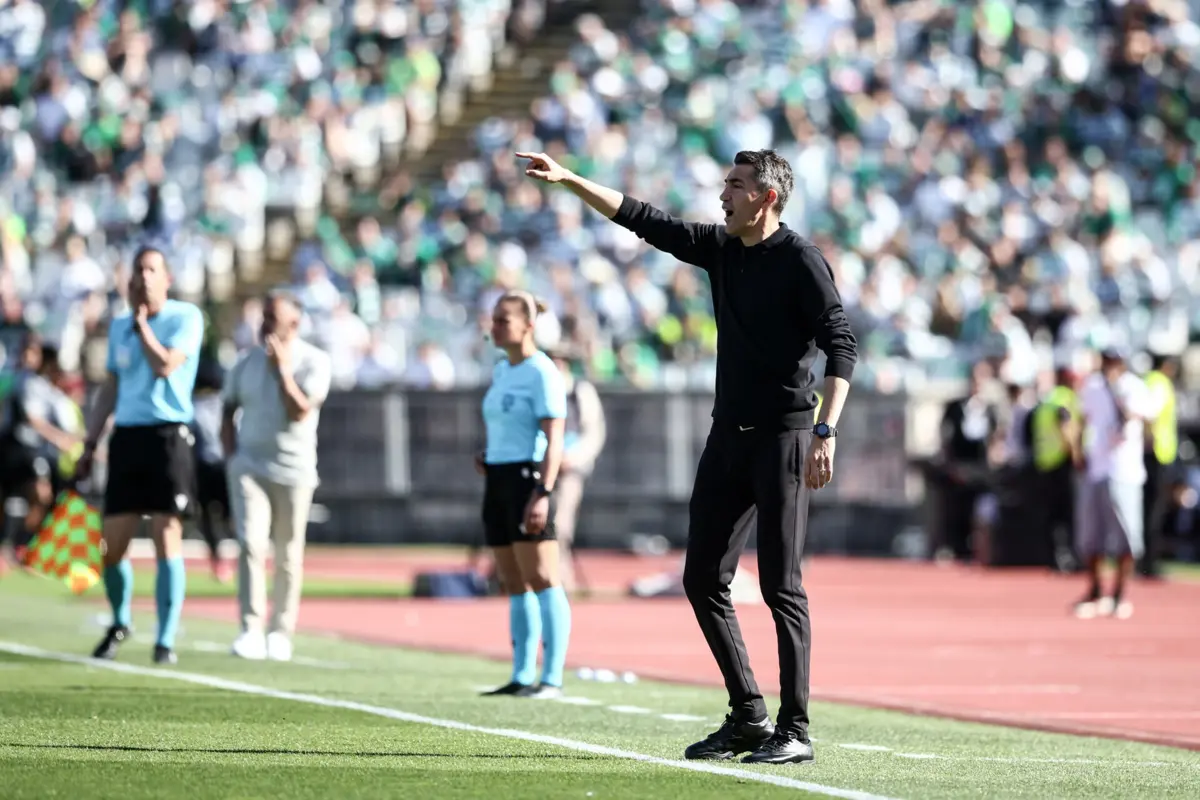 Bruno Lage aguarda mais reforços para o plantel encarnado