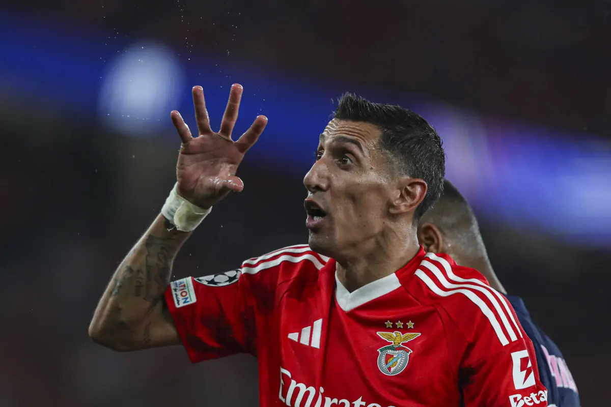 Di María brilhou na Luz