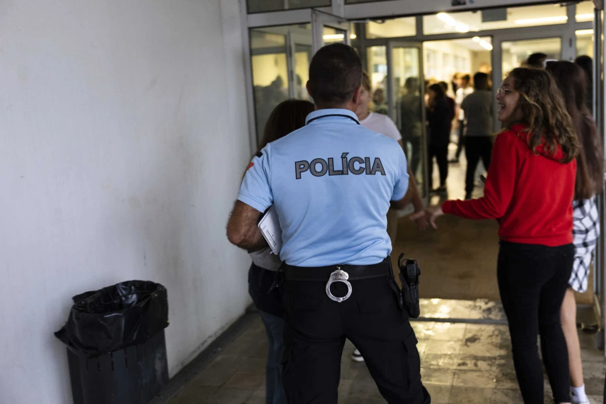 Imagem de contexto do artigo Alunos levaram 35 armas para a escola no ano passado