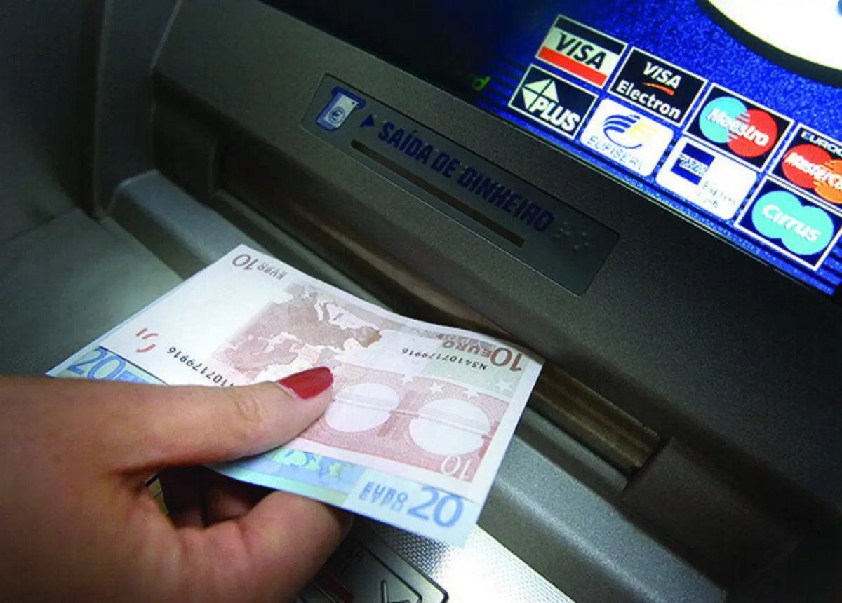 INE dá conta de uma desaceleração do consumo privado