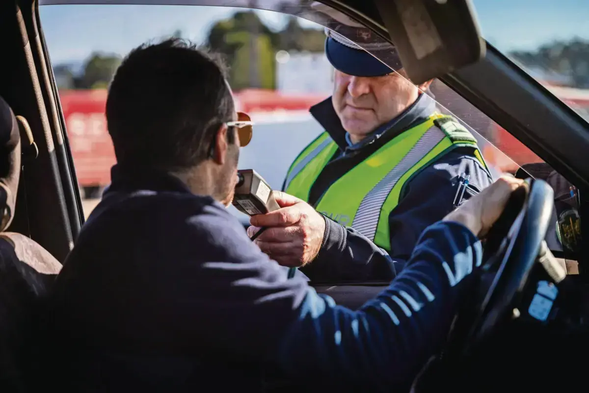 Do total, 235 detenções foram por crimes rodoviários, 161 por condução em estado de embriaguez e 74 por falta de habilitação legal para conduzir