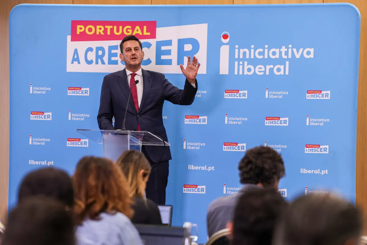 Imagem de contexto do artigo Iniciativa Liberal compara PSD e PS a casal com proposta semelhate