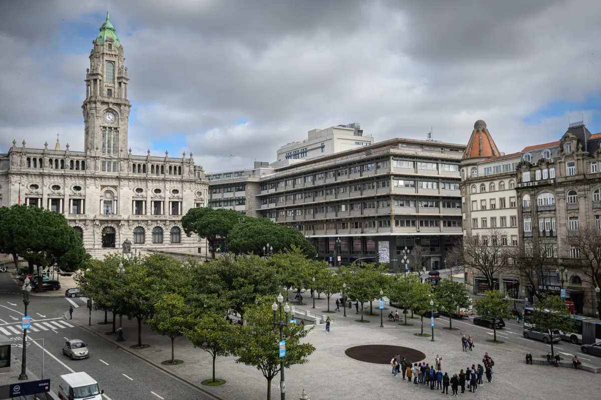 Quantidade elevada de independentes pode levar a uma bipolarização dos votos nas listas de Pizarro e de Pedro Duarte