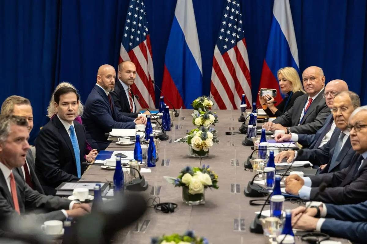 Responsáveis pela diplomacia de Moscovo e Washington reuniram-se num hotel durante cerca de 50 minutos